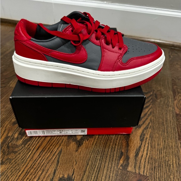 NIB Nikes red & gray Nike jordans Air 1 - Picture 3 of 3